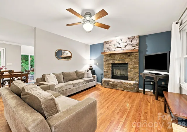 Photo 3 of Single family home for sale at 291 Merrills Chase Rd, Asheville, NC 28803 | MLS# 4419826 | Listing updated on 2026-09-22
