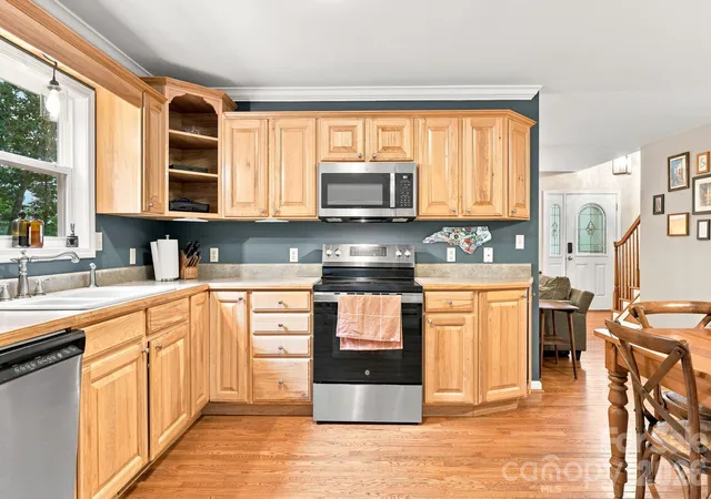 Photo 4 of Single family home for sale at 291 Merrills Chase Rd, Asheville, NC 28803 | MLS# 4419826 | Listing updated on 2026-09-22