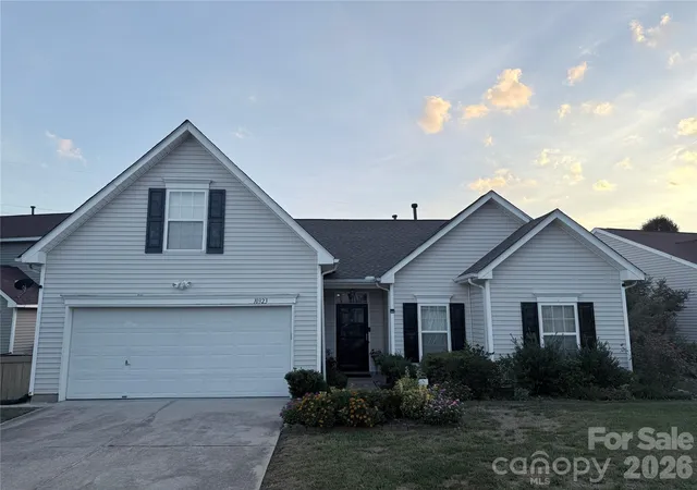 Photo 2 of Single family home for sale at 10323 Green Hedge Ave, Charlotte, NC 28269 | MLS# 4419827 | Listing updated on 2026-09-13