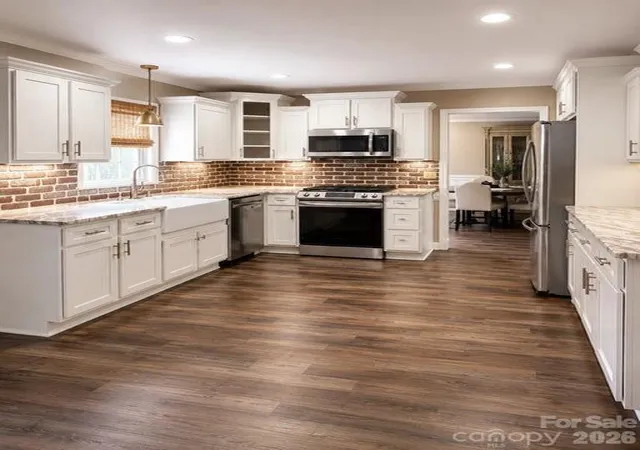 Photo 2 of Single family home for sale at 3709 Stoneglen Path, Charlotte, NC 28269 | MLS# 4419830 | Listing updated on 2026-10-01