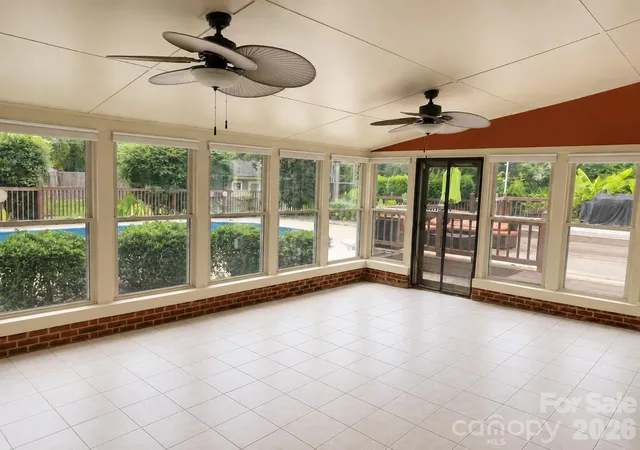 Photo 4 of Single family home for sale at 3709 Stoneglen Path, Charlotte, NC 28269 | MLS# 4419830 | Listing updated on 2026-10-01