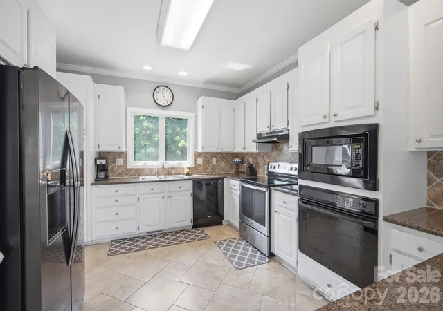 Photo 4 of Single family home for sale at 825 Timberlane Trl, Salisbury, NC 28147 | MLS# 4419833 | Listing updated on 2026-09-02