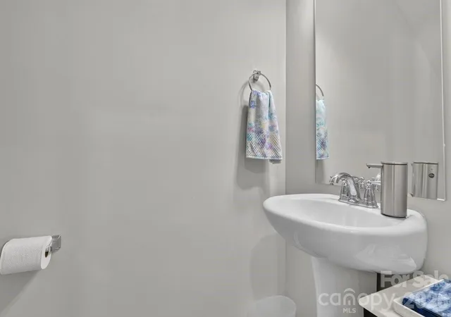 Photo 4 of Single family home for sale at 5224 Belstone Ln, Charlotte, NC 28215 | MLS# 4419844 | Listing updated on 2026-10-03