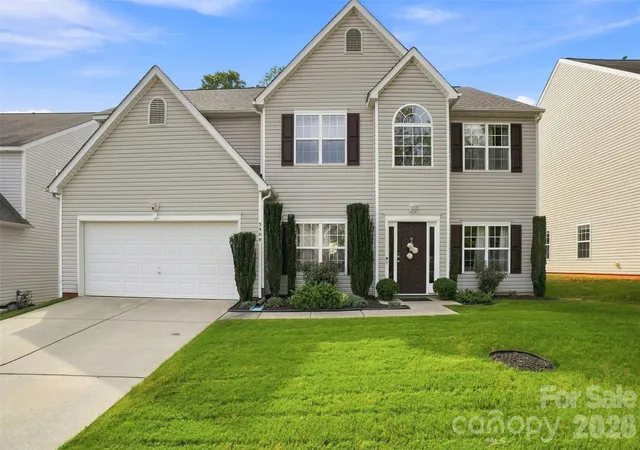 Photo 1 of Sale Pending at 5909 Parkstone Dr, Matthews, NC 28104 | MLS# 4419863 | Listing updated on 2026-09-03