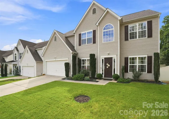 Photo 2 of Sale Pending at 5909 Parkstone Dr, Matthews, NC 28104 | MLS# 4419863 | Listing updated on 2026-09-03