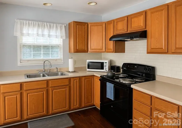 Photo 3 of Townhouse for sale at 10106 Ballyclare Ct, Charlotte, NC 28213 | MLS# 4419871 | Listing updated on 2026-09-04