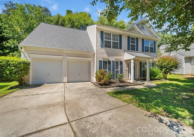 Photo 3 of Single family home for sale at 7838 Cafferty Cir, Charlotte, NC 28215 | MLS# 4419885 | Listing updated on 2026-10-01