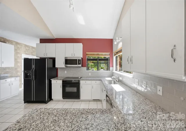 Photo 4 of Single family home for sale at 13432 Windward Cvs, Charlotte, NC 28278 | MLS# 4419903 | Listing updated on 2026-10-30