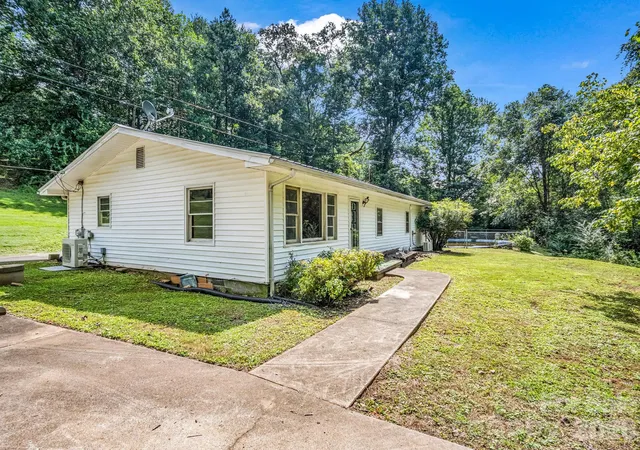 Photo 3 of Single family home for sale at 2957 Nc Hwy 226, Bostic, NC 28018 | MLS# 4419905 | Listing updated on 2026-09-04