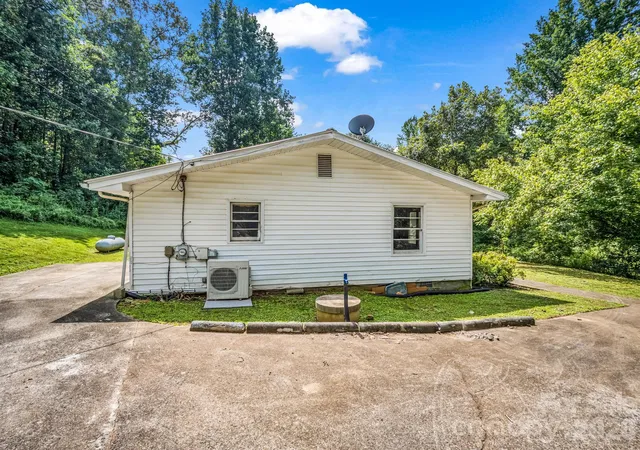 Photo 3 of Single family home for sale at 2957 Nc Hwy 226, Bostic, NC 28018 | MLS# 4419905 | Listing updated on 2026-09-04