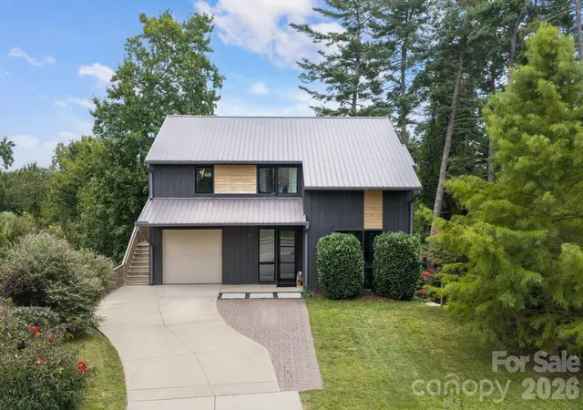 Photo 1 of Single family home for sale at 40 Malvern Walk, Asheville, NC 28806 | MLS# 4419917 | Listing updated on 2026-09-29