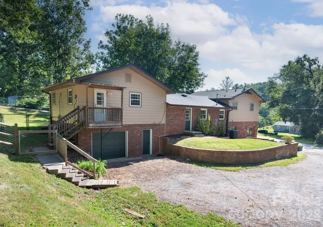 Single family home for sale at 2 Independence Blvd, Asheville, NC 28805 | MLS# 4419918