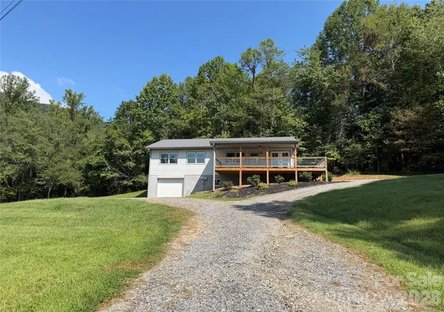 Photo 2 of Single family home for sale at 1124 Mcdonald Rd, Hayesville, NC 28904 | MLS# 4419921 | Listing updated on 2026-09-20