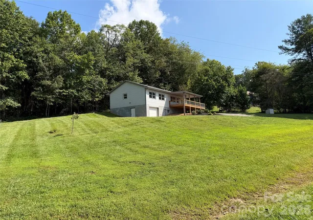 Photo 3 of Single family home for sale at 1124 Mcdonald Rd, Hayesville, NC 28904 | MLS# 4419921 | Listing updated on 2026-09-20