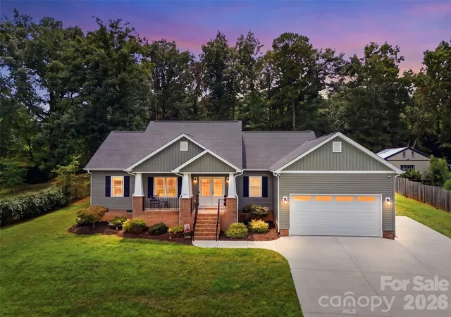 Photo 1 of Single family home for sale at 301 Pinehurst Dr, Kings Mountain, NC 28086 | MLS# 4419926 | Listing updated on 2026-09-04