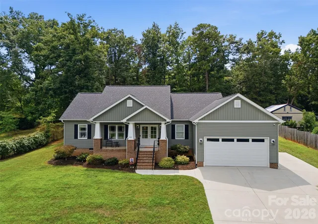 Photo 2 of Single family home for sale at 301 Pinehurst Dr, Kings Mountain, NC 28086 | MLS# 4419926 | Listing updated on 2026-09-04
