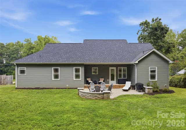 Photo 31 of Single family home for sale at 301 Pinehurst Dr, Kings Mountain, NC 28086 | MLS# 4419926 | Listing updated on 2026-09-04
