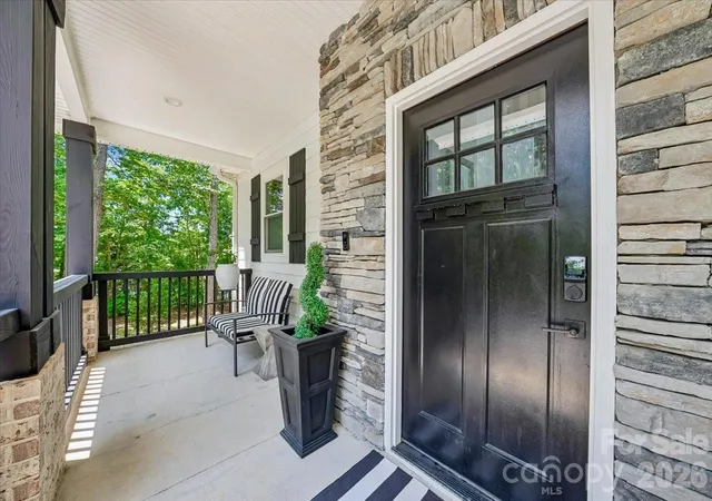 Photo 3 of Sale Pending at 9712 Worley Dr, Charlotte, NC 28215 | MLS# 4419942 | Listing updated on 2026-09-01