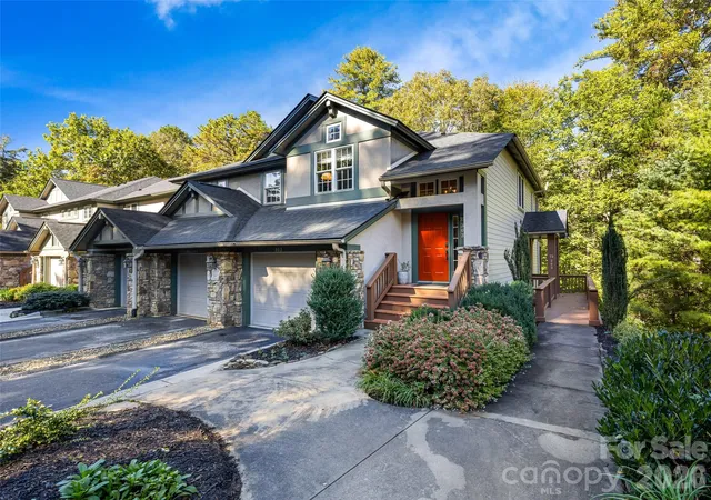 Listing Photo 2 - Condo for sale in building located at 73 Ridgetop Cir, Brevard, NC 28712 - Unit #303
