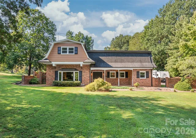 Photo 3 of Single family home for sale at 1339 Carmen Ln, Gastonia, NC 28054 | MLS# 4419976 | Listing updated on 2026-10-03