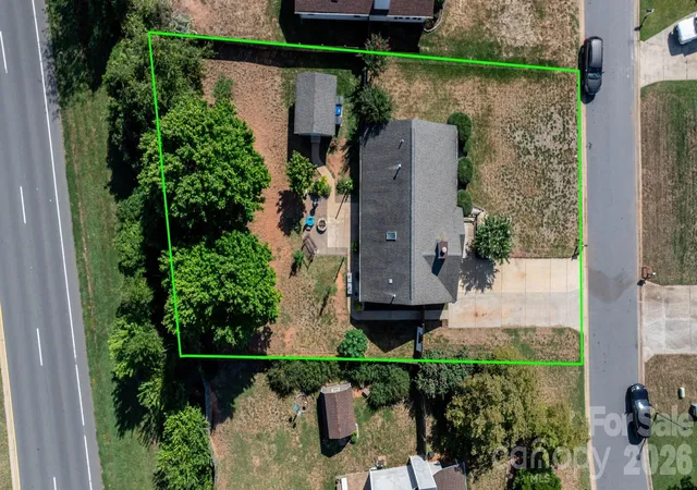 Photo 3 of Single family home for sale at 16522 Glenfurness Dr, Huntersville, NC 28078 | MLS# 4419979 | Listing updated on 2026-09-24