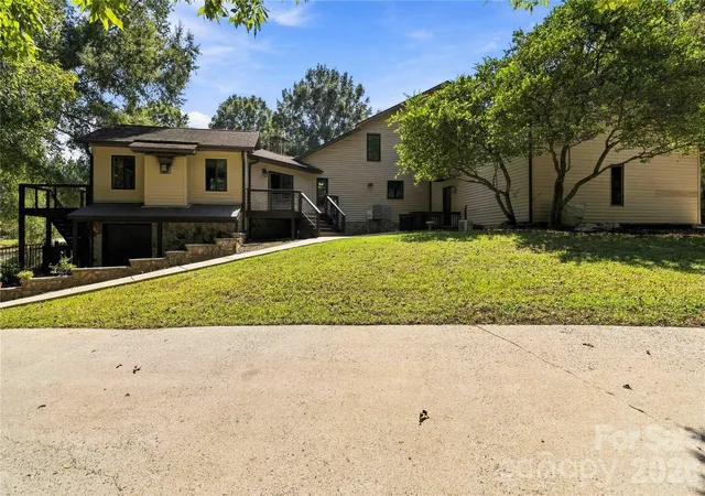 Photo 2 of Single family home for sale at 445 Pendergrass Rd, York, SC 29745 | MLS# 4419989 | Listing updated on 2026-09-28