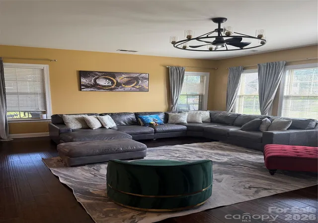 Photo 4 of Single family home for sale at 8465 Blume Pkwy, Harrisburg, NC 28075 | MLS# 4419990 | Listing updated on 2026-10-08