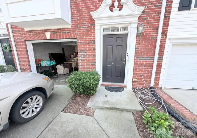 Photo 2 of Townhouse for sale at 31 Heritage Oak Way, Simpsonville, SC 29681 | MLS# 4420005 | Listing updated on 2026-09-01