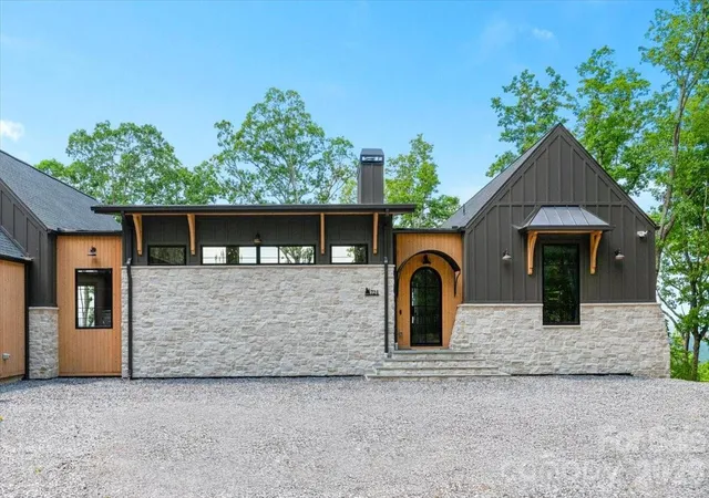 Photo 3 of Single family home for sale at 724 Grand Laurel Way, Brasstown, NC 28902 | MLS# 4420010 | Listing updated on 2026-09-19