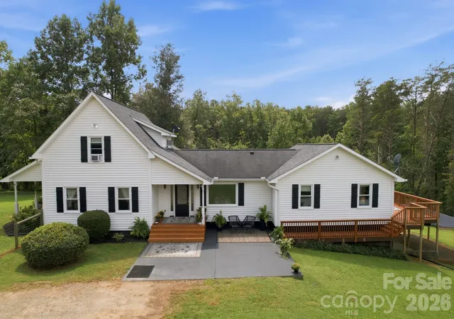 Photo 3 of Single family home for sale at 761 Bowles Farm Rd, Statesville, NC 28625 | MLS# 4420031 | Listing updated on 2026-09-08