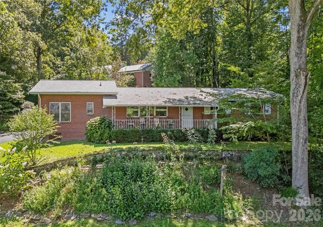 Photo 2 of Single family home for sale at 106 Holly Ln, Brevard, NC 28712 | MLS# 4420043 | Listing updated on 2026-09-01
