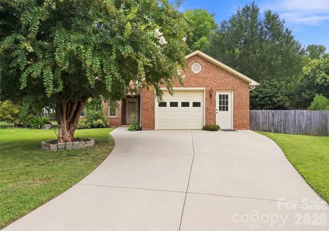 Photo 2 of Single family home for sale at 1850 Charter Dr, Rock Hill, SC 29732 | MLS# 4420055 | Listing updated on 2026-10-02