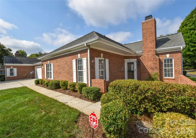 Photo 1 of Condo for sale at 8332 Highland Glen Dr, Charlotte, NC 28269 | MLS# 4420062 | Listing updated on 2026-09-30