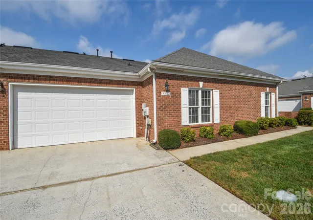 Photo 3 of Condo for sale at 8332 Highland Glen Dr, Charlotte, NC 28269 | MLS# 4420062 | Listing updated on 2026-09-30