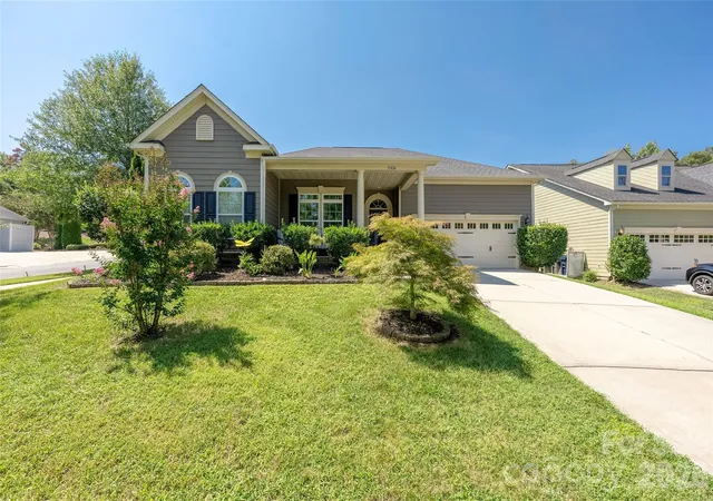 Photo 1 of Single family home for sale at 11426 Warfield Ave, Huntersville, NC 28078 | MLS# 4420071 | Listing updated on 2026-09-19
