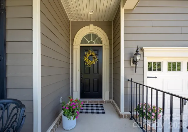 Photo 3 of Single family home for sale at 11426 Warfield Ave, Huntersville, NC 28078 | MLS# 4420071 | Listing updated on 2026-09-19