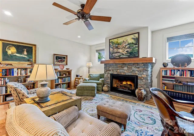 Photo 3 of Single family home for sale at 37 Ashe Park Cir, Asheville, NC 28806 | MLS# 4420096 | Listing updated on 2026-10-06
