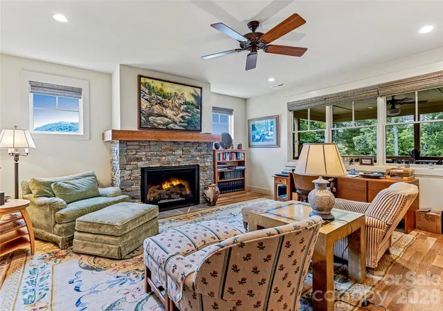 Photo 4 of Single family home for sale at 37 Ashe Park Cir, Asheville, NC 28806 | MLS# 4420096 | Listing updated on 2026-10-06