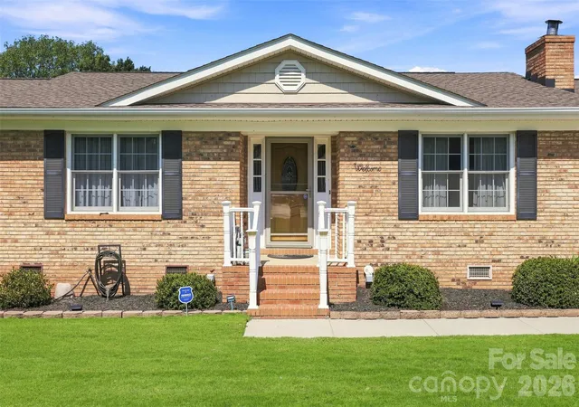 Photo 2 of Single family home for sale at 6591 Weldon Cir Nw, Concord, NC 28027 | MLS# 4420105 | Listing updated on 2026-09-05