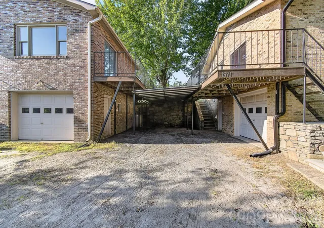 Photo 3 of Single family home for sale at 1371 Jackson Loop Rd, Flat Rock, NC 28731 | MLS# 4420119 | Listing updated on 2026-09-05