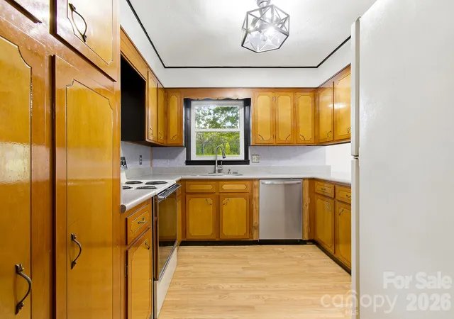 Photo 3 of Single family home for sale at 1371 Jackson Loop Rd, Flat Rock, NC 28731 | MLS# 4420119 | Listing updated on 2026-10-08