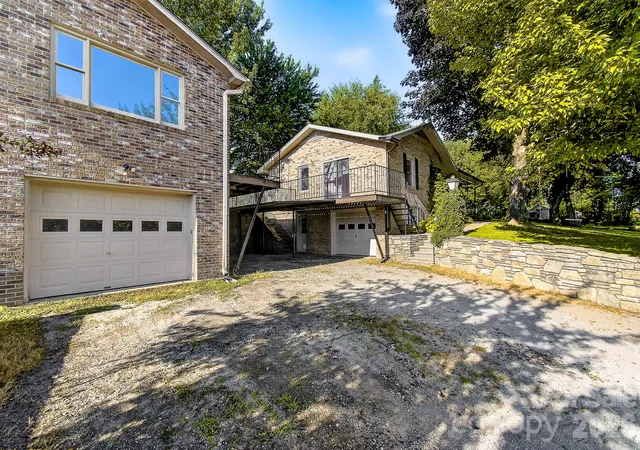 Photo 46 of Single family home for sale at 1371 Jackson Loop Rd, Flat Rock, NC 28731 | MLS# 4420119 | Listing updated on 2026-10-08