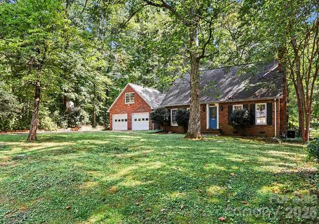 Photo 2 of Single family home for sale at 2156 Olde Crk Rd, Rock Hill, SC 29732 | MLS# 4420124 | Listing updated on 2026-10-09