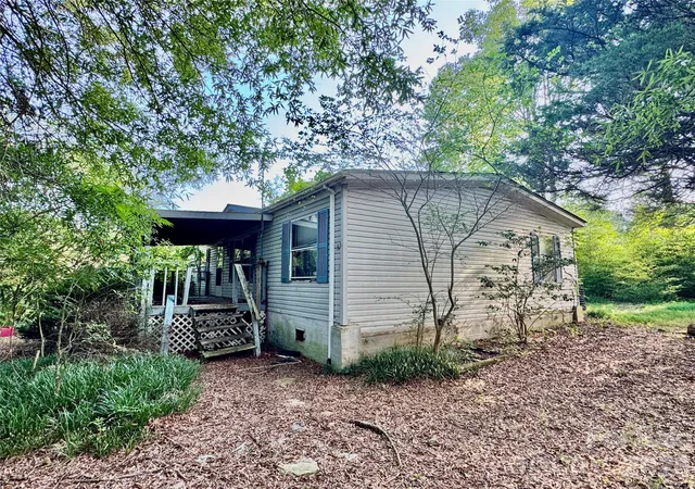 Photo 3 of Single family home for sale at 1104 Stage Coach Trl, Yadkinville, NC 27055 | MLS# 4420128 | Listing updated on 2026-09-29