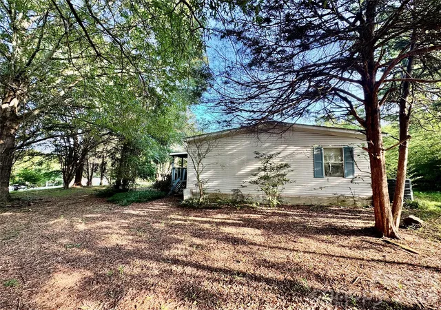 Photo 3 of Single family home for sale at 1104 Stage Coach Trl, Yadkinville, NC 27055 | MLS# 4420128 | Listing updated on 2026-09-29