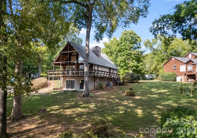 Photo 1 of Single family home for sale at 131 Baywatch Dr, Mooresville, NC 28117 | MLS# 4420132 | Listing updated on 2026-09-30