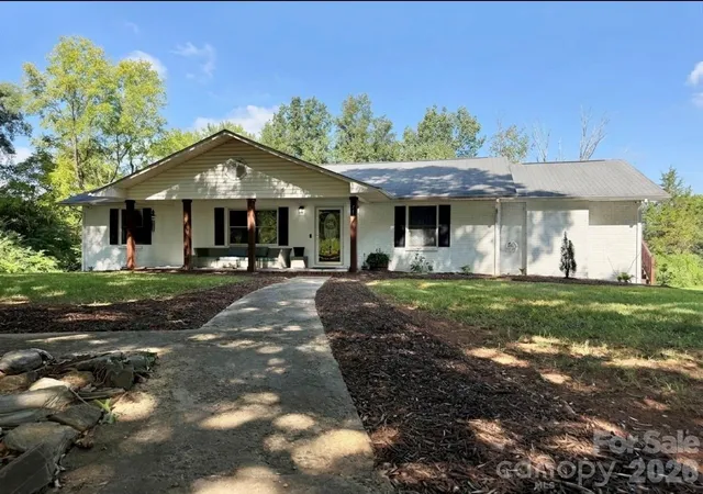 Photo 1 of Single family home for sale at 715 Grandview Rd, Clover, SC 29710 | MLS# 4420137 | Listing updated on 2026-09-01