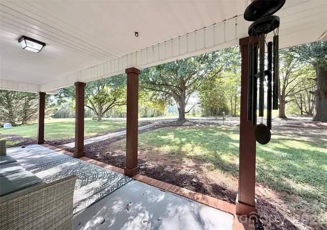 Photo 3 of Single family home for sale at 715 Grandview Rd, Clover, SC 29710 | MLS# 4420137 | Listing updated on 2026-09-01