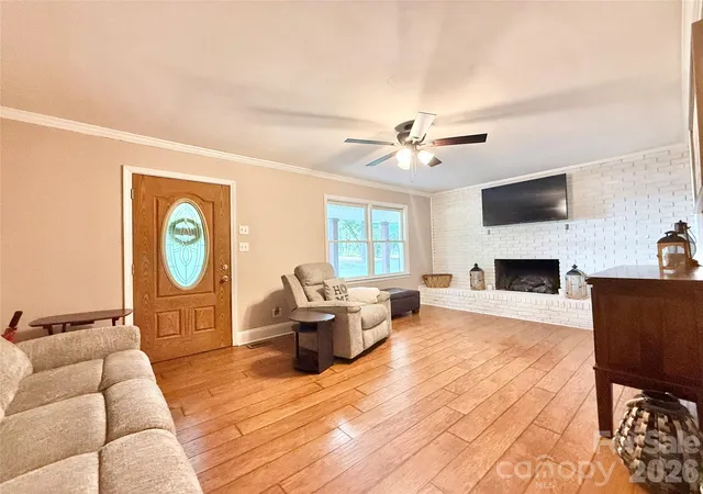 Photo 4 of Single family home for sale at 715 Grandview Rd, Clover, SC 29710 | MLS# 4420137 | Listing updated on 2026-09-01
