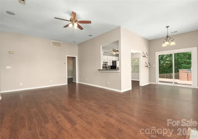Photo 4 of Single family home for sale at 10333 Danesway Ln, Cornelius, NC 28031 | MLS# 4420138 | Listing updated on 2026-09-04